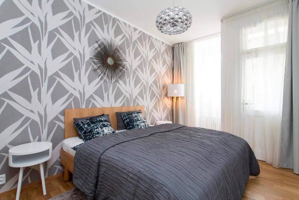 Friendly Private In The Sharing Flat Penzion *